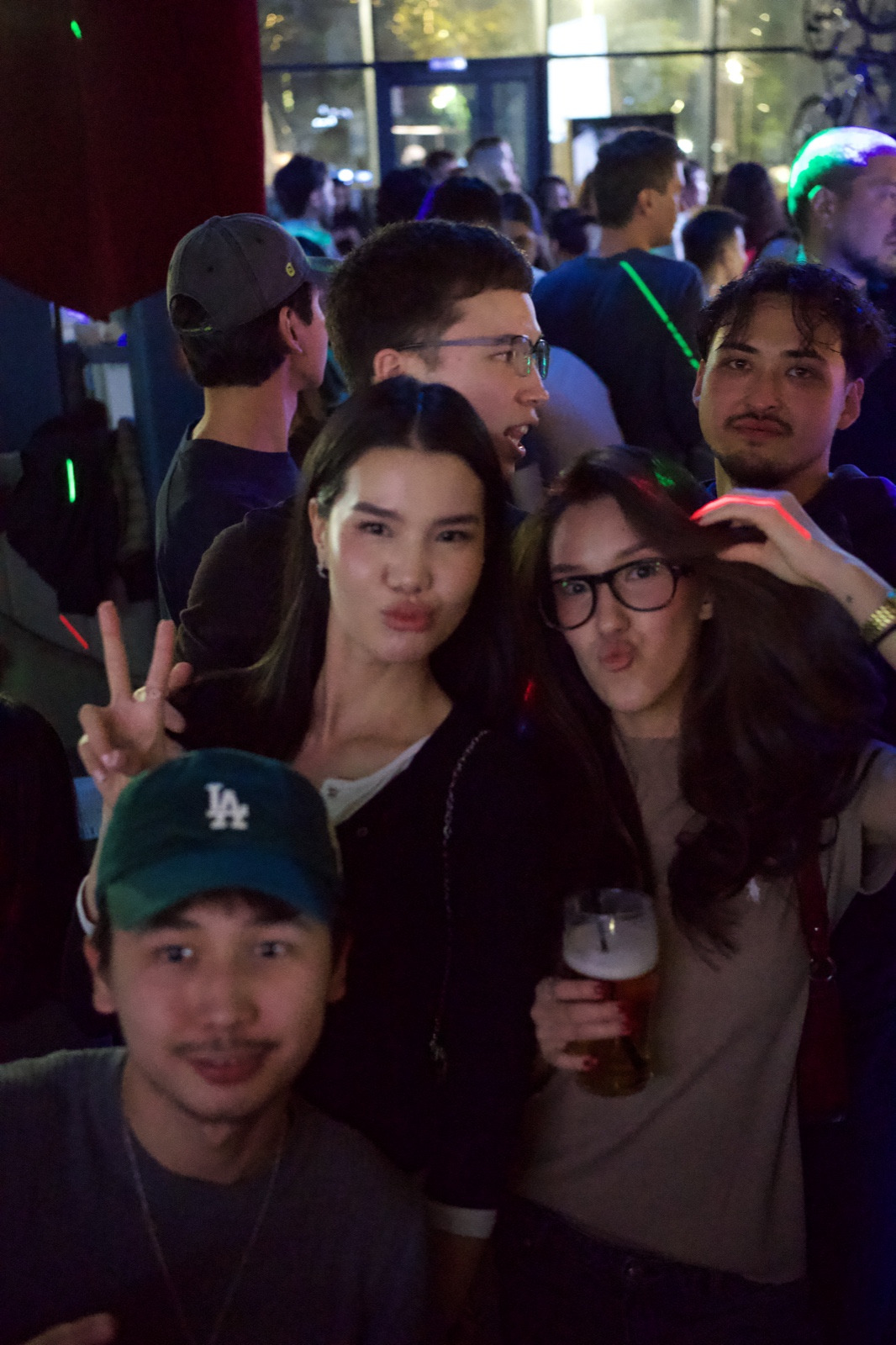 Гости Space After Party с медалями
